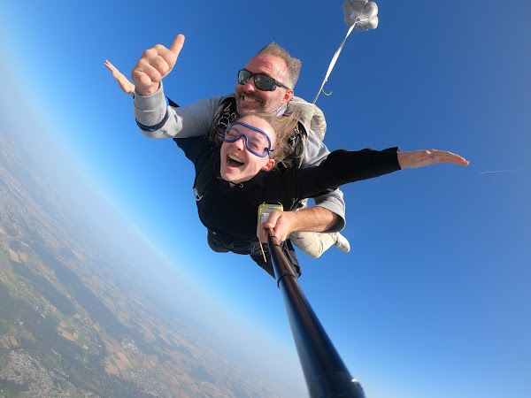 TOURS'N JUMP
